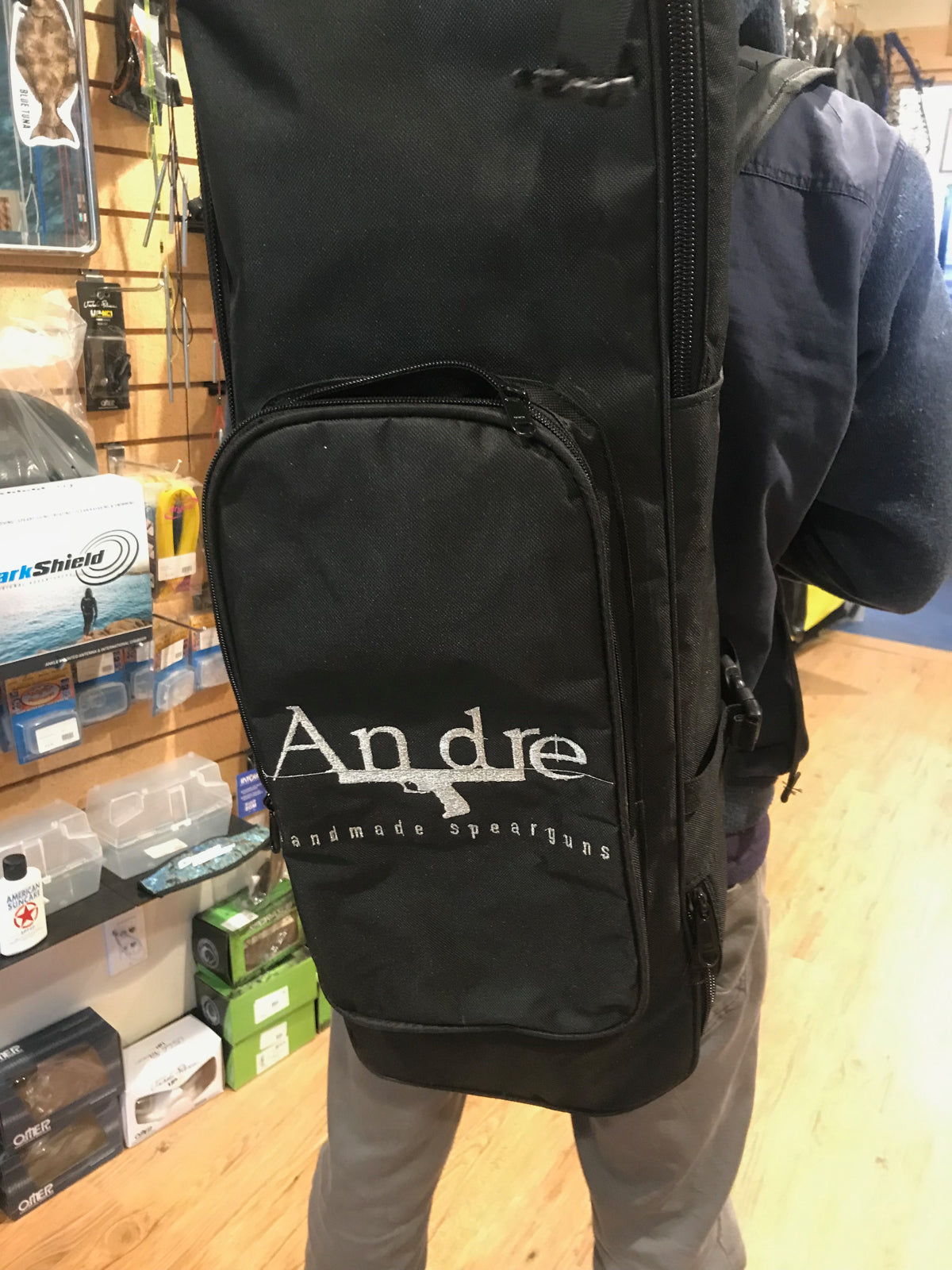 ANDRE SPEARGUNS - GEAR/FIN BACKPACK TRAVEL BAG - Being warn