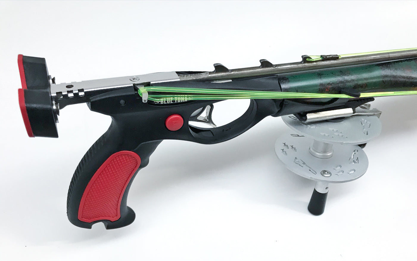 BTS Hydro Carbon Speargun 90-100-110-120cm - Safety and handle close up- Blue Tuna Spearfishing Co