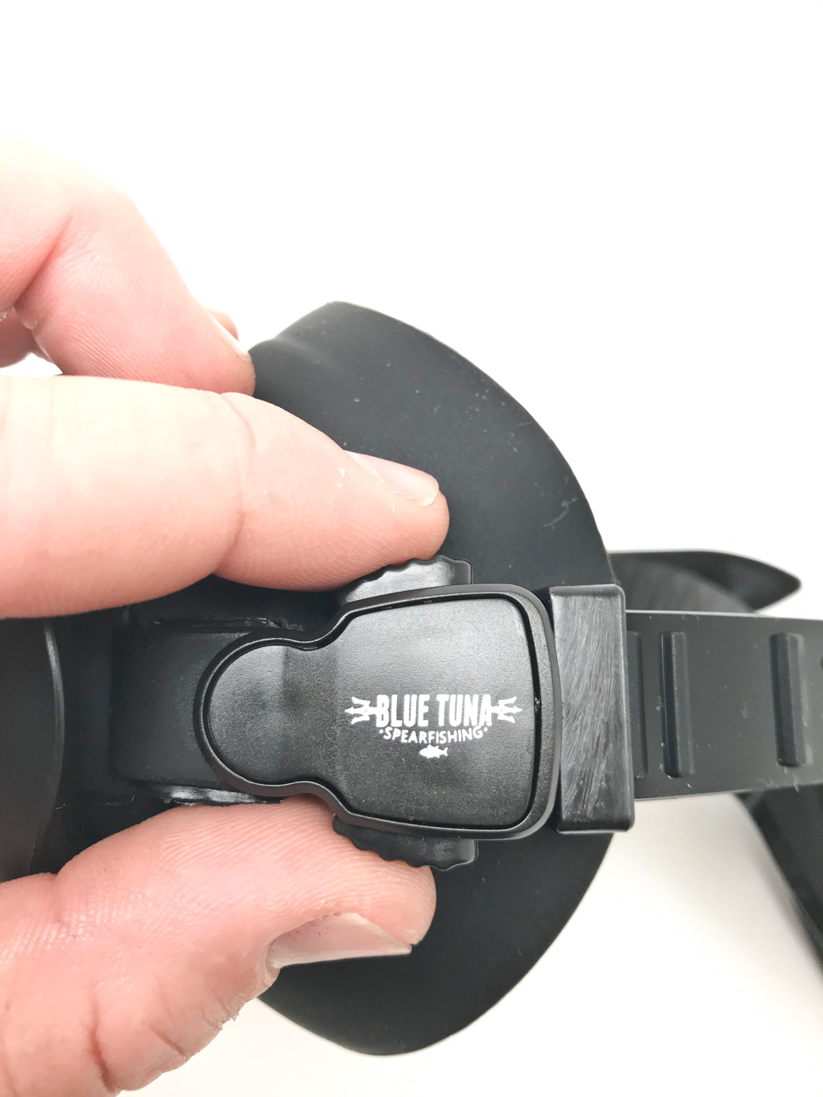 Easy Mask Strap Adjustment Buttons